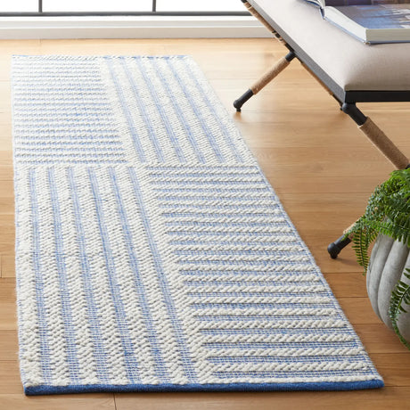 Safavieh Natura 2'-3" x 8'-0" Rug in Ivory / Blue