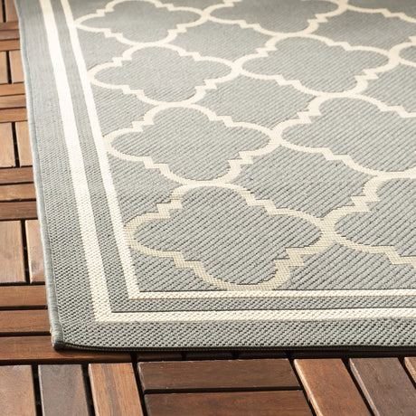 Safavieh Courtyard 4'-0" x 5'-7" Rug in Anthracite / Beige