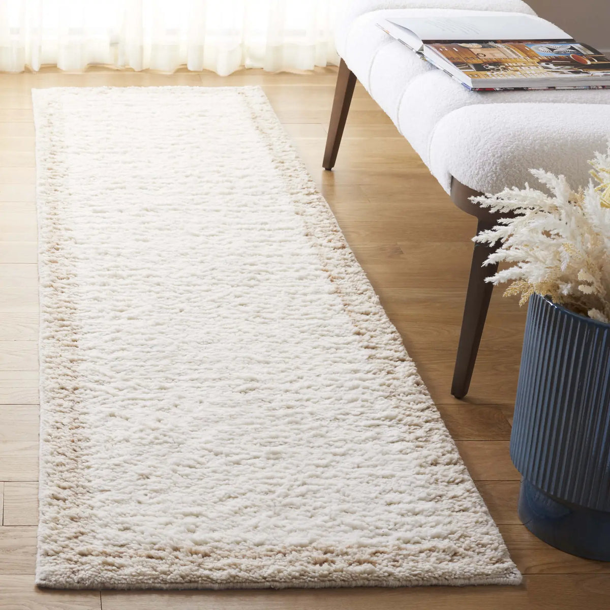 Safavieh Vermont 2'-3" x 8'-0" Rug in Ivory / Beige