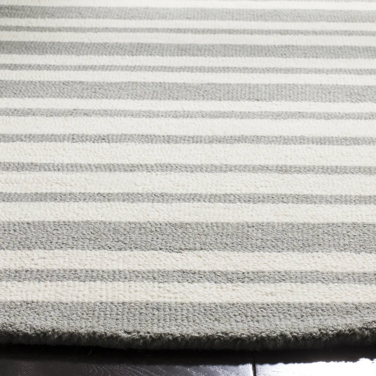 Safavieh Safavieh Kids 5'-0" x 5'-0" Rug in Grey / Multi