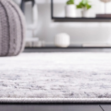 Safavieh Eternal 4'-0" x 6'-0" Rug in Light Grey / Grey