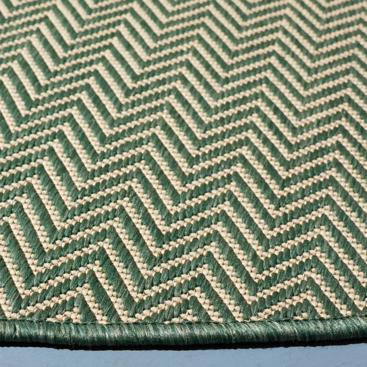 Safavieh Courtyard 6'-7" x 6'-7" Rug in Dark Green / Beige