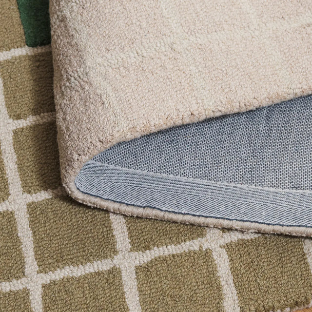 Safavieh Genre 4'-0" x 6'-0" Rug in Green / Beige