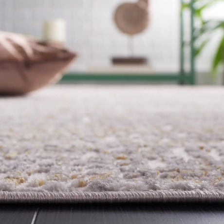 Safavieh Palma 4'-0" x 6'-0" Rug in Beige / Brown