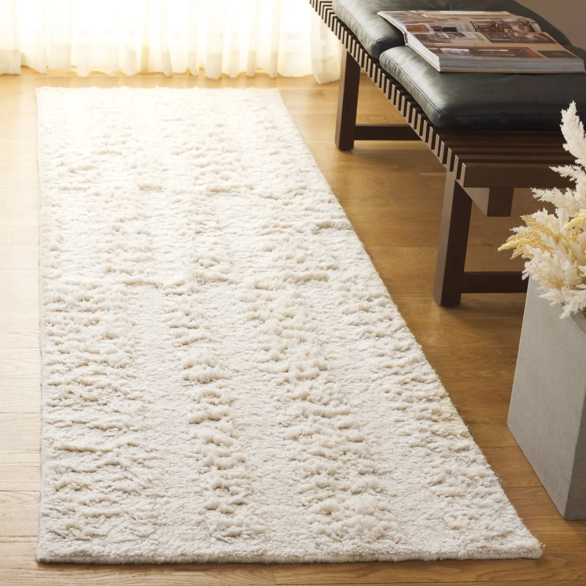 Safavieh Vermont 2'-3" x 8'-0" Rug in Ivory