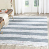 Safavieh Montauk 5'-0" x 7'-0" Rug in Ivory / Grey