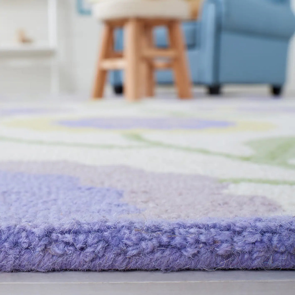 Safavieh Safavieh Kids 5'-0" x 8'-0" Rug in Lavander / Ivory