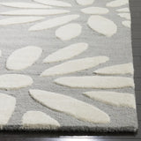 Safavieh Safavieh Kids 5'-0" x 7'-0" Rug in Grey / Ivory