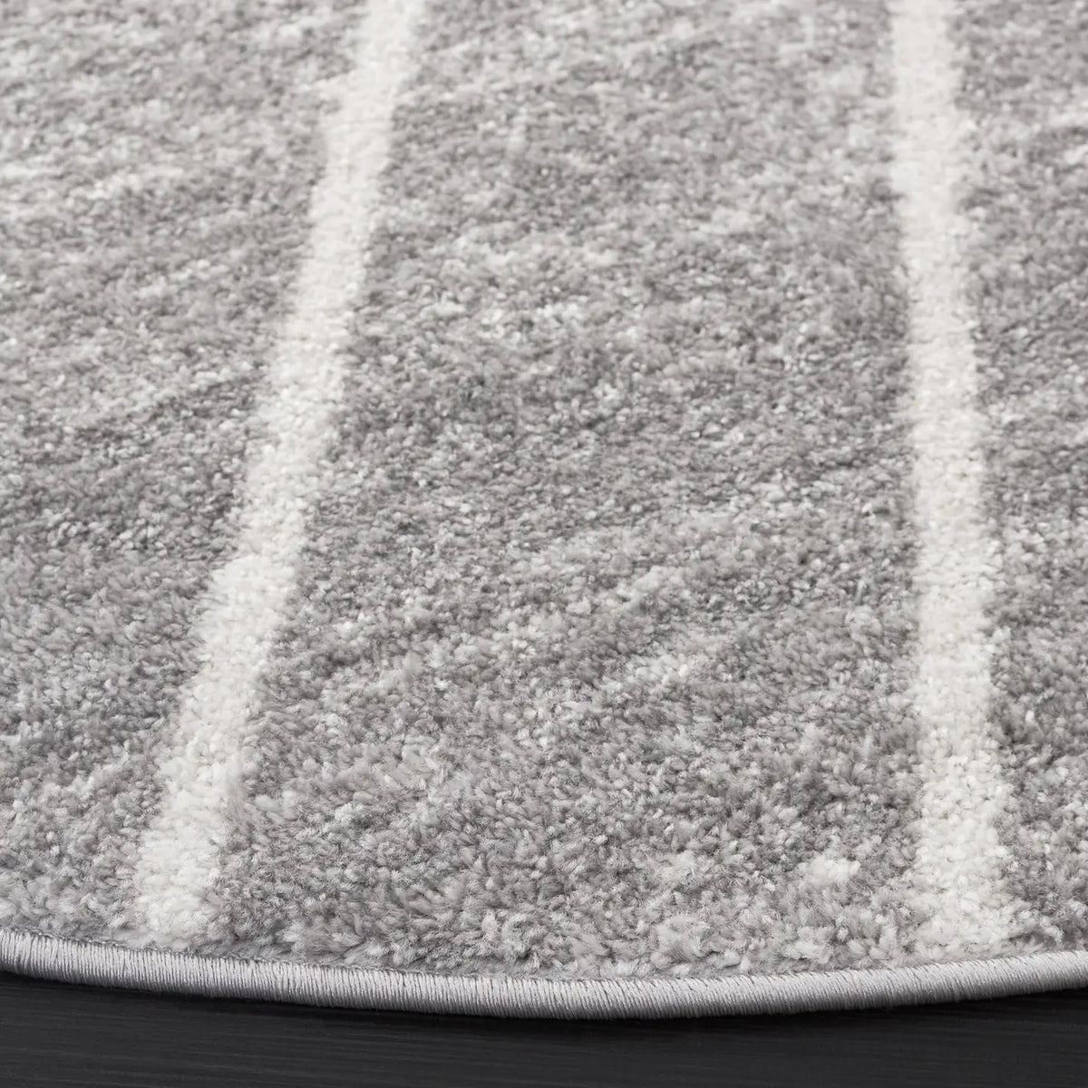 Safavieh Adirondack 6'-0" x 6'-0" Rug in Grey / Ivory