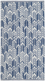 Safavieh Montauk 2'-3" x 3'-9" Rug in Navy / Ivory