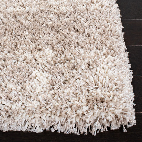 Safavieh Hudson Shag 4'-0" x 6'-0" Rug in Ivory / Beige