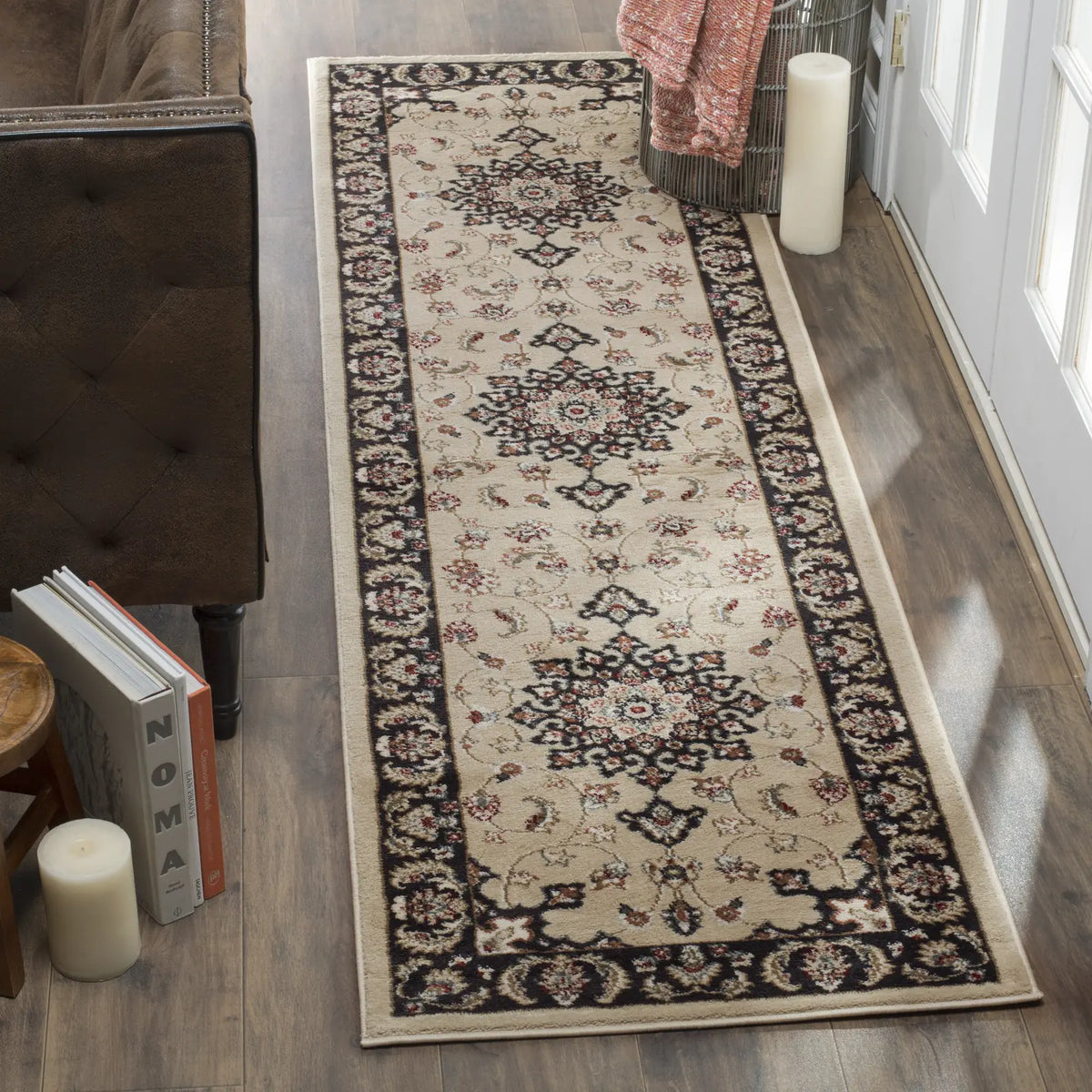 Safavieh Lyndhurst 2'-3" x 10'-0" Rug in Cream / Anthracite