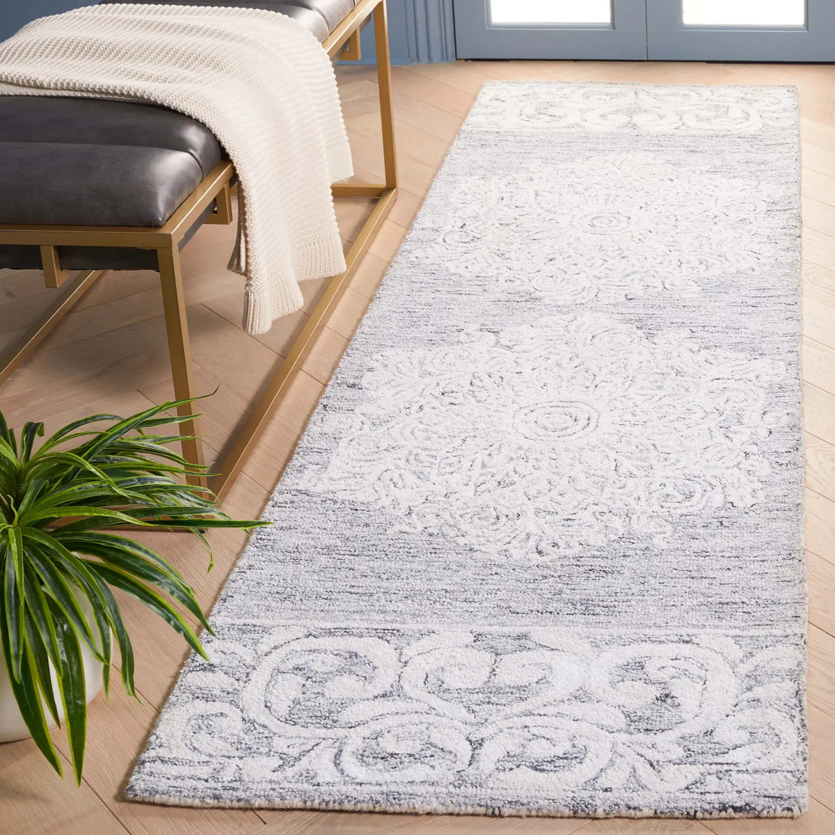 Safavieh Abstract 2'-3" x 8'-0" Rug in Ivory / Light Grey