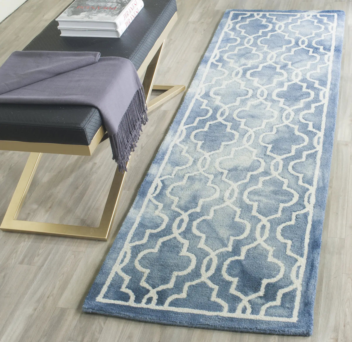 Safavieh Dip Dye 2'-3" x 6'-0" Rug in Blue / Ivory