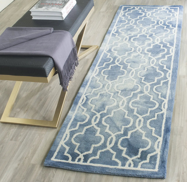 Safavieh Dip Dye 2'-3" x 6'-0" Rug in Blue / Ivory