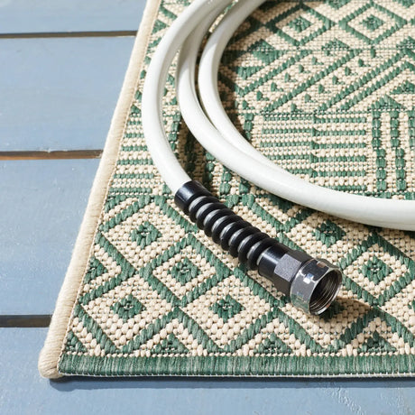 Safavieh Courtyard 4'-0" x 5'-7" Rug in Dark Green / Beige