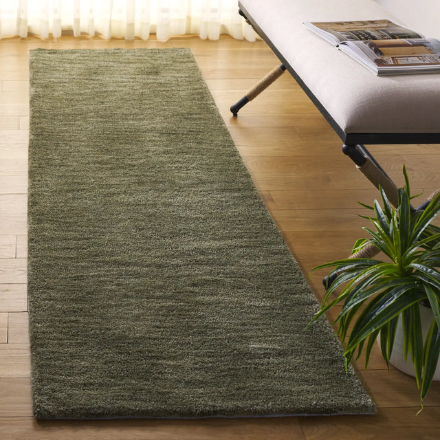 Safavieh Carmine 2'-3" x 8'-0" Rug in Green