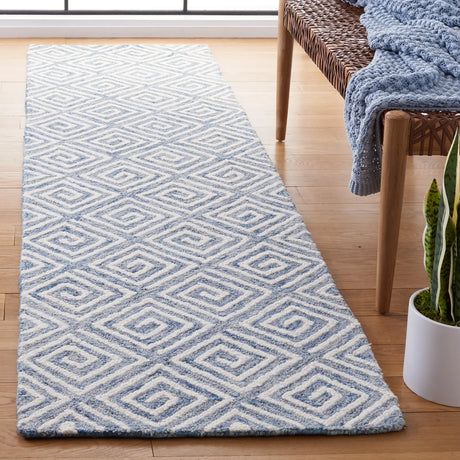 Safavieh Metro 2'-3" x 9'-0" Rug in Light Blue / Ivory