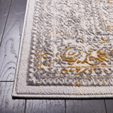 Safavieh Palma 4'-0" x 6'-0" Rug in Beige / Light Grey
