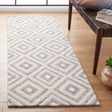 Safavieh Micro-Loop 2'-3" x 7'-0" Rug in Grey / Ivory