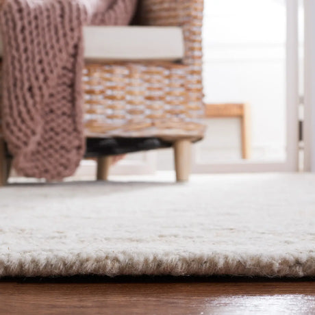 Safavieh Abstract 4'-0" x 6'-0" Rug in Ivory / Beige