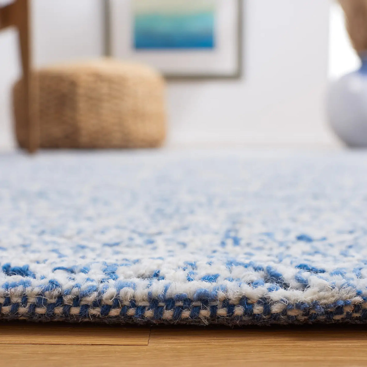 Safavieh Textual 4'-0" x 6'-0" Rug in Blue / Ivory