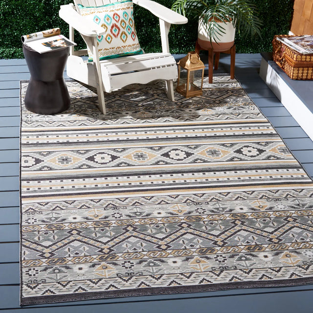 Safavieh Sunrise 5'-3" x 7'-7" Rug in Grey / Beige Black