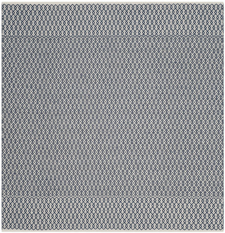 Safavieh Montauk 6'-0" x 6'-0" Rug in Ivory / Navy