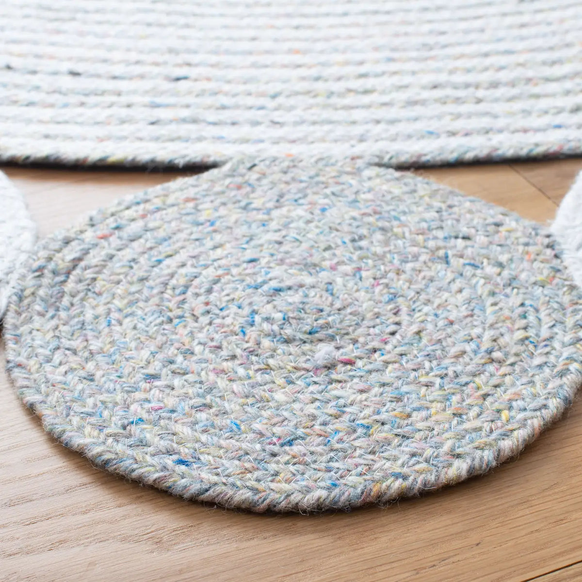 Safavieh Cape Cod 5'-0" x 5'-0" Rug in Pink / Ivory