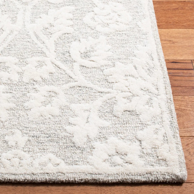 Safavieh Glamour 5'-0" x 8'-0" Rug in Beige / Ivory