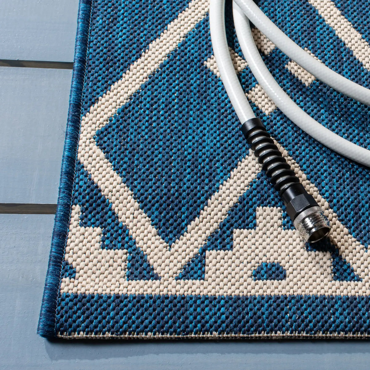 Safavieh Courtyard 6'-7" x 9'-6" Rug in Navy / Light Beige