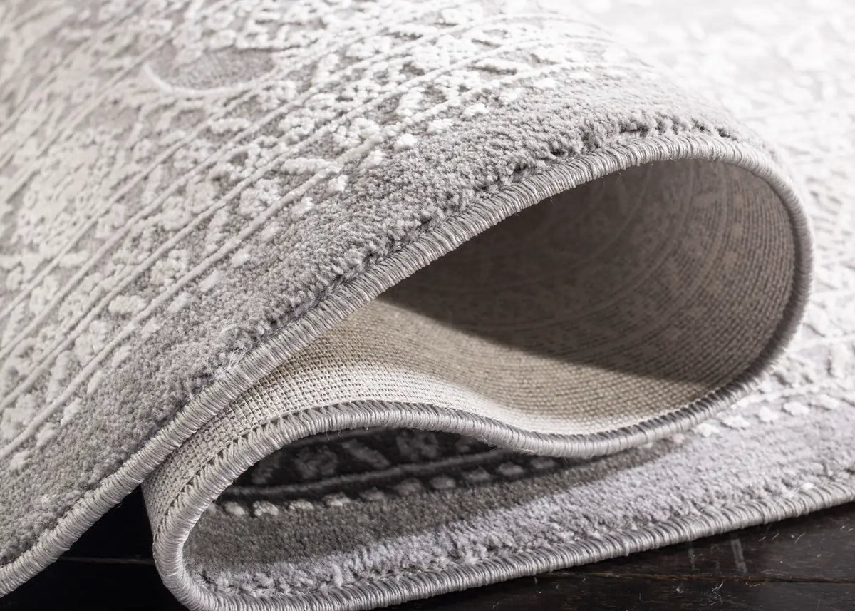 Safavieh Reflection 4'-0" x 6'-0" Rug in Light Grey / Cream