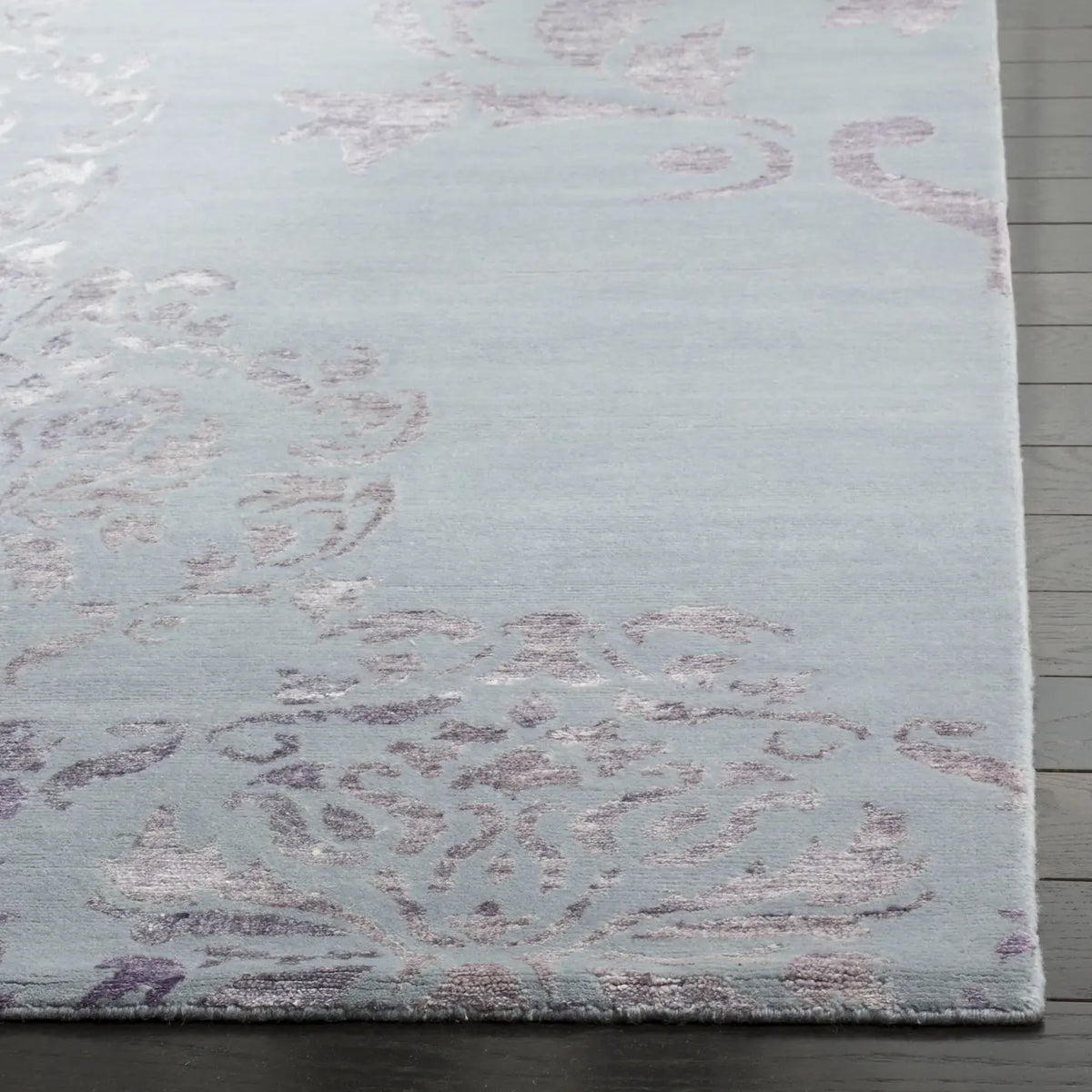 Safavieh Tibetan 6'-0" x 9'-0" Rug in Beige / Purple