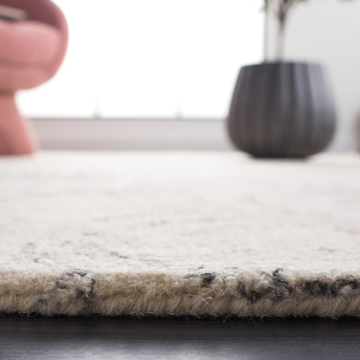 Safavieh Jardin 4'-0" x 6'-0" Rug in Ivory / Red
