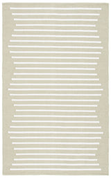 Safavieh Montauk 4'-0" x 6'-0" Rug in Light Green / Ivory