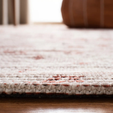 Safavieh Saffron 4'-0" x 6'-0" Rug in Ivory / Rust