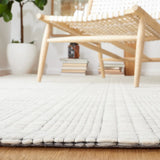 Safavieh Marbella 4'-0" x 6'-0" Rug in Light Grey / Beige