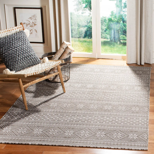Safavieh Cedar Brook 5'-0" x 8'-0" Rug in Grey / Ivory