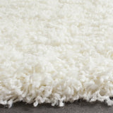 Safavieh Sgl-Laguna Shag 2'-3" x 6'-0" Rug in Ivory