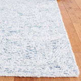 Safavieh Ebony 4'-0" x 6'-0" Rug in Light Blue / Ivory