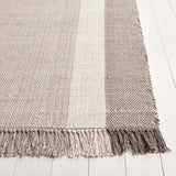 Safavieh Montauk 4'-0" x 6'-0" Rug in Ivory / Grey