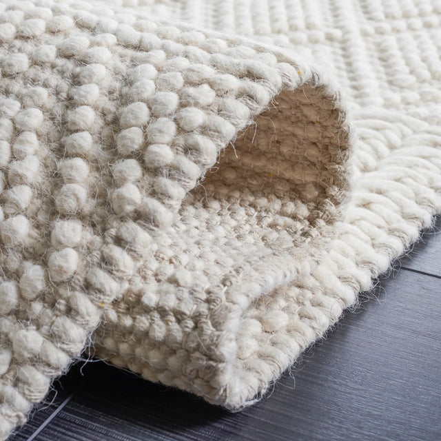 Safavieh Natura 4'-0" x 6'-0" Rug in Ivory