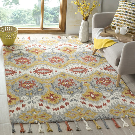 Safavieh Suzani 5'-0" x 8'-0" Rug in Grey / Gold