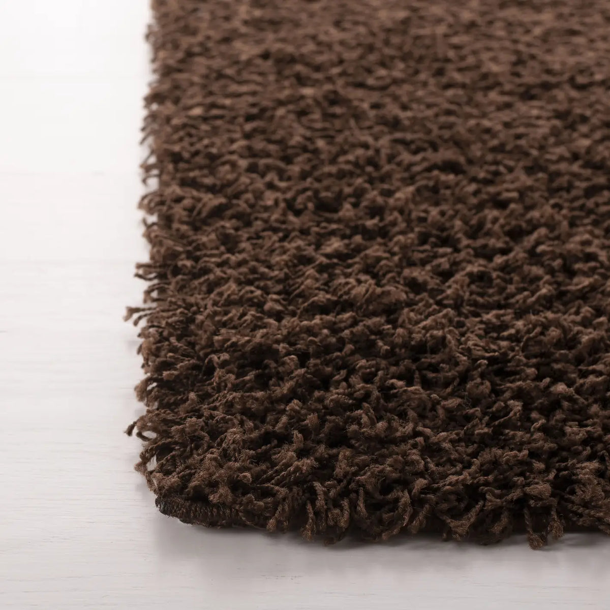 Safavieh Sga-Athens Shag 4'-0" x 6'-0" Rug in Brown