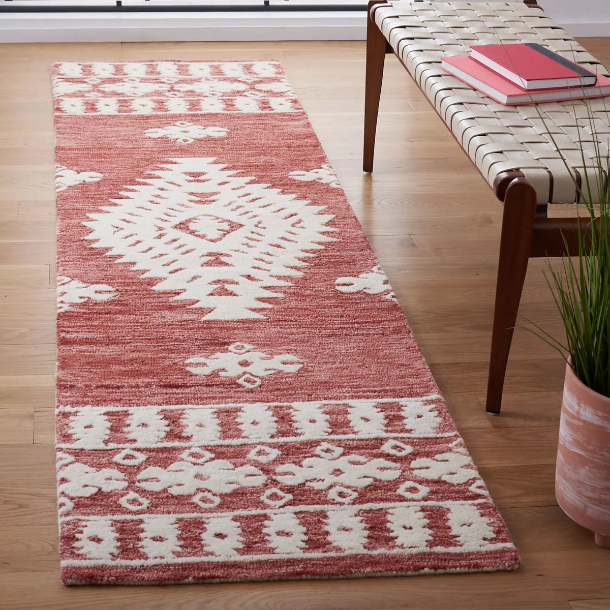 Safavieh Aspen 2'-3" x 9'-0" Rug in Rust / Ivory