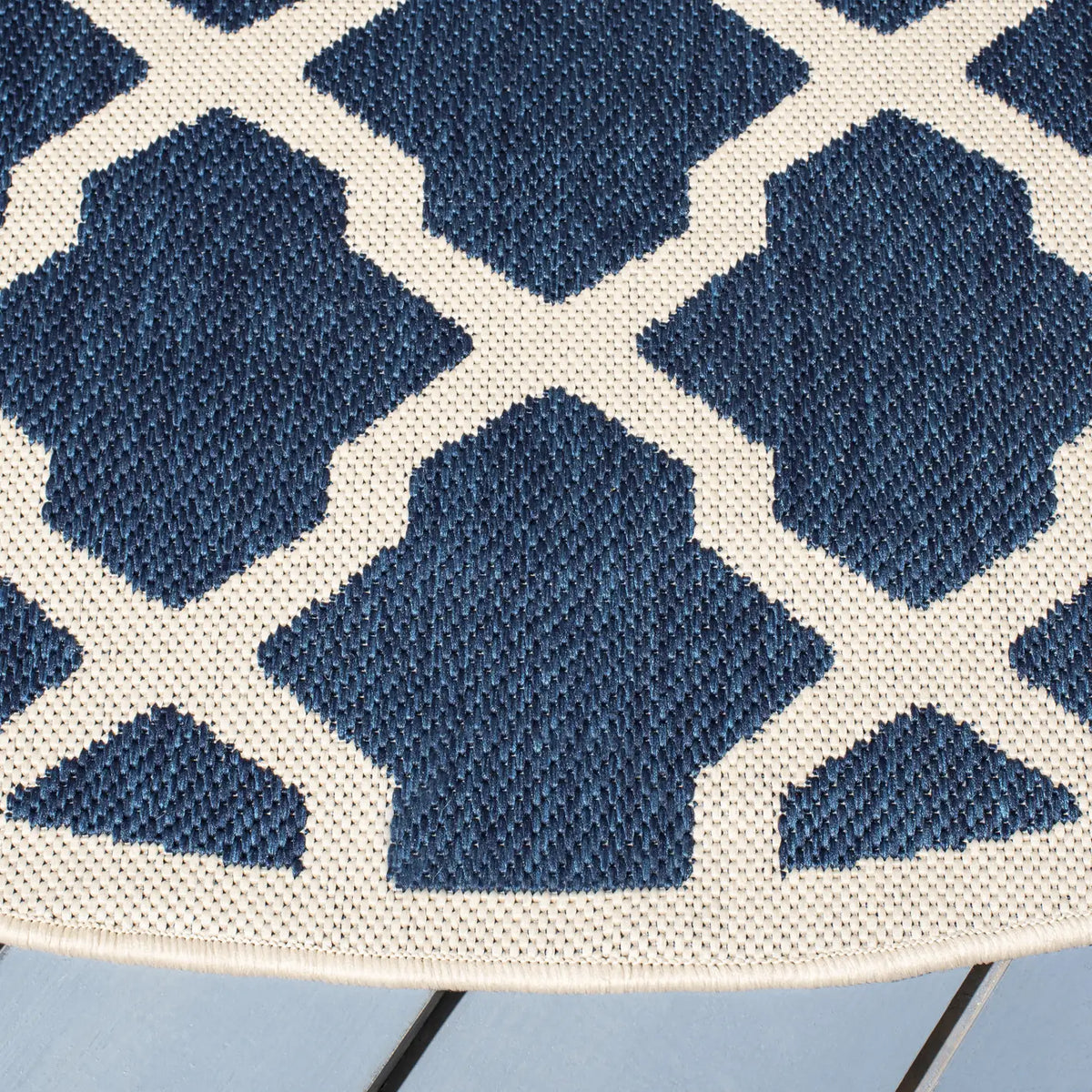 Safavieh Courtyard 5'-3" x 5'-3" Rug in Navy / Beige