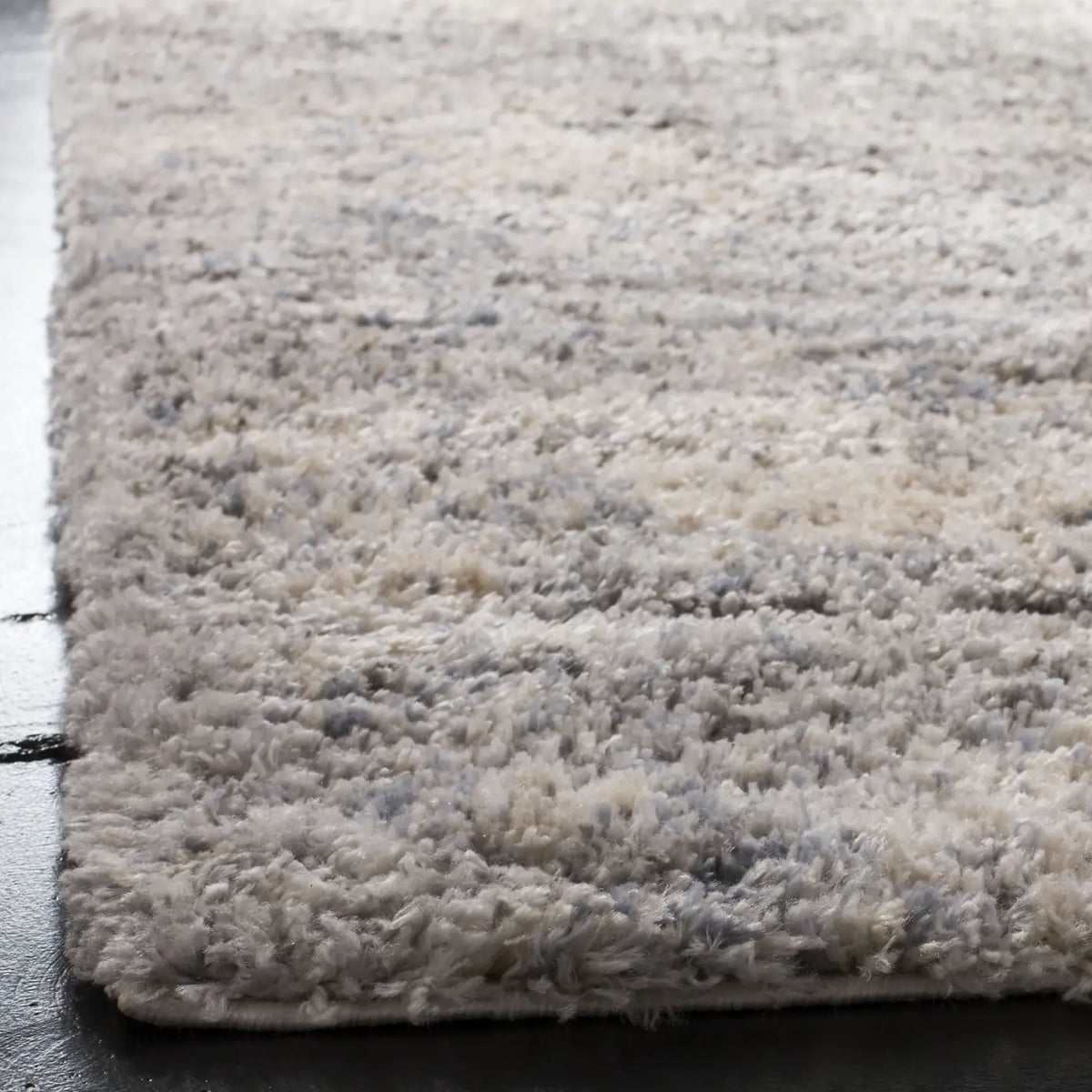 Safavieh Berber Shag 200 5'-3" x 7'-6" Rug in Grey Blue / Cream