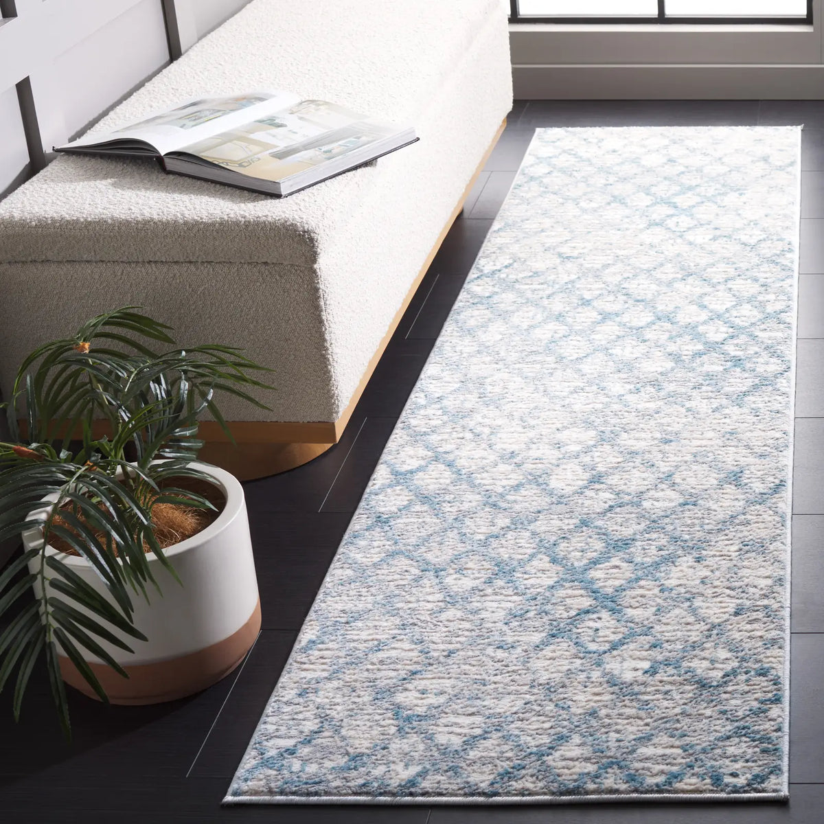 Safavieh Lagoon 2'-2" x 8'-0" Rug in Blue / Ivory