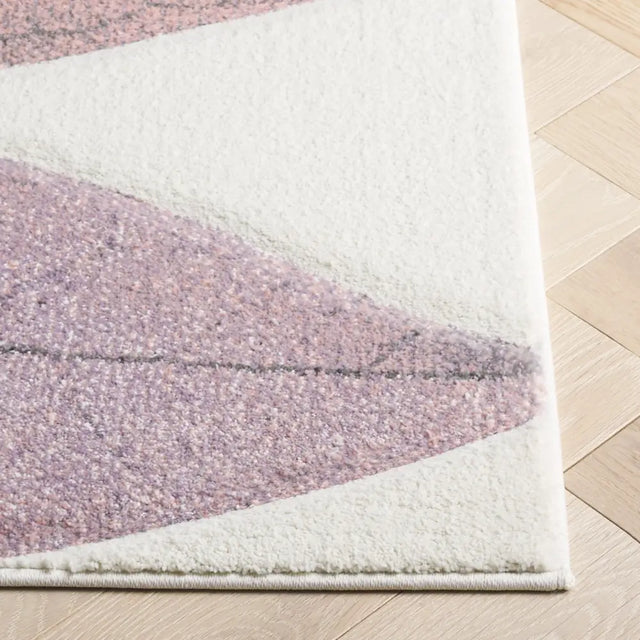 Safavieh Hollywood 5'-3" x 7'-6" Rug in Ivory / Purple