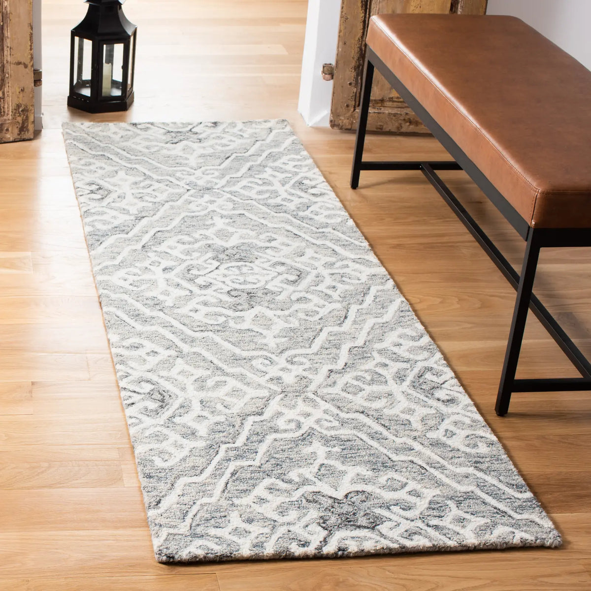 Safavieh Micro-Loop 2'-3" x 7'-0" Rug in Grey / Ivory